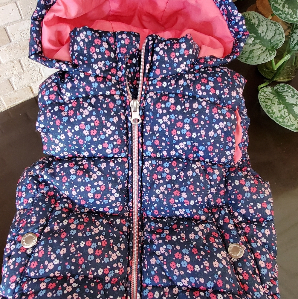 Hooded baby vest